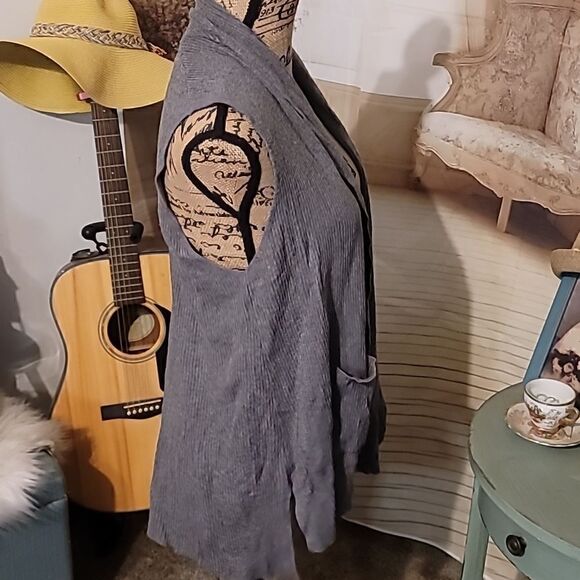 Hampshire Studio Cover Up Size L - Picture 4 of 5